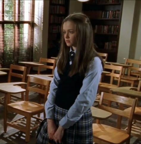 Gilmore Girl, Alexis Bledel, Chuck Norris, Rory Gilmore, Old Money Aesthetic, 가을 패션, Private School, French Girl, Gilmore Girls