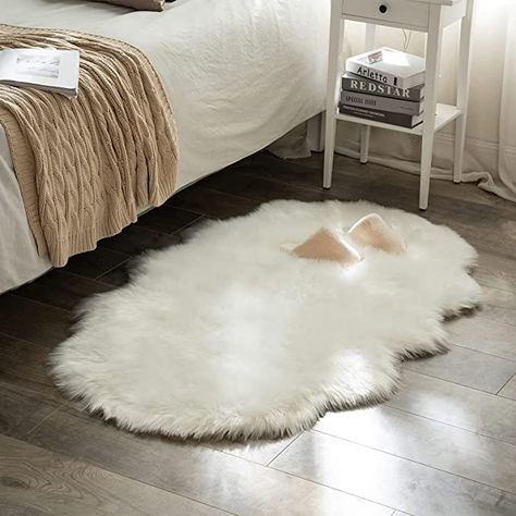 Amazon.com: MIULEE Luxury Super Soft Fluffy Area Rug Faux Fur Sheepskin Rug Decorative Plush Shaggy Carpet for Bedside Sofa Floor Nursery 3 x 5 Feet, White : Everything Else Fur Rug Bedroom, White Fluffy Rug, White Fur Rug, Rug Room Decor, Fluffy Rugs, Plush Rugs, Fuzzy Rug, Faux Sheepskin Rug, Rugs Bedroom