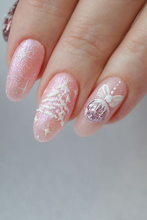 Christmas and new year nails Nails For Christmas And New Years, Pink New Years Nails, Sparkling Christmas Nails, Winter Nail Sets, Pink Xmas Nails, Christmas And New Year Nails, New Year Nail Design, Christmas Inspired Nails, Bows Nail Art