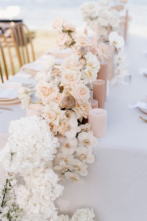 Tuscan Wedding Tablescape, Nude Theme Wedding, Wedding Table Decorations White, Pastel Table Decor, Modern Colorful Wedding, Table Florals, Monochrome Wedding, Monochrome Weddings, Chic Wedding Decor