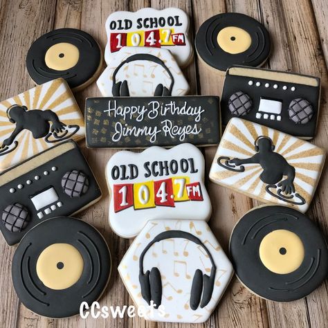 Record Cookies, Happy Birthday Jimmy, Music Cookies, Decorative Cookies, Cookies Decorated, Instagram Happy Birthday, Cookie Ideas, Music Themed, Cupcake Party