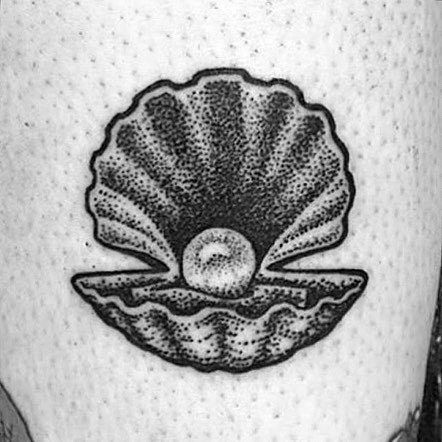 30 Clam Tattoo Designs For Men - Shell Ink Ideas Pearl In Clam Drawing, Pearl Tattoo For Men, Clam With A Pearl Tattoo, Clam And Pearl Tattoo, Clam With Pearl Tattoo, Clam Tattoo, Tattoo Pearl, Clam And Pearl, Luke Tattoo