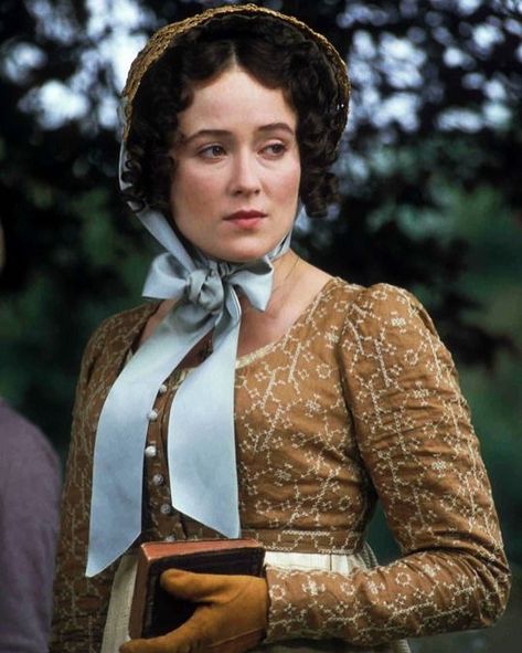 Historical Romance on Instagram: “Jennifer Ehle, Pride & Prejudice 1995 #bbc #perioddrama #tv #period #jenniferehle #janeausten #prideandprejudice #1995 #elizabethbennet” Pride And Prejudice 1995, Jennifer Ehle, Jane Austen Movies, Elizabeth Bennett, Lizzie Bennet, 1930's Fashion, Jane Austen Novels, Regency Era Fashion, Jane Austin