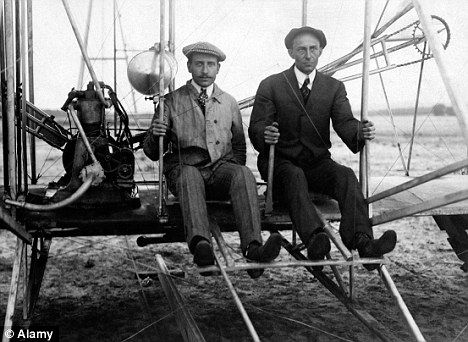 Breakthrough: The first stage in the evolution of flying began on the day the Wright Brothers made the first controlled, powered flight in 1... Airplane History, Wright Flyer, Flying Together, Free Energy Generator, Wright Brothers, Great Inventions, Kitty Hawk, Flying Car, Jet Engine