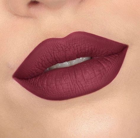 Nabla dreamy matte liquid lipstick in Kernel Mat Lipstick, Lips Essentials, Lip Colours, Lip Shades, Berry Lipstick, Cosmetic Creative, Beauty Lips, Bridal Eye Makeup, Lipstick Kit