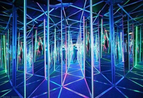 House of mirrors/Mirror maze. Mirror Maze, Fifth Dimension, Mirror Room, Hall Of Mirrors, Infinity Mirror, Mirror House, Art Installation, Light Installation, Stage Design