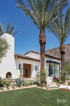 Mediterranean House Design, Modern Exteriors, Southwest Modern, Backyard Goals, Mediterranean Homes Exterior, Mediterranean Revival, Hacienda Style Homes, Home Exteriors, Spanish Modern