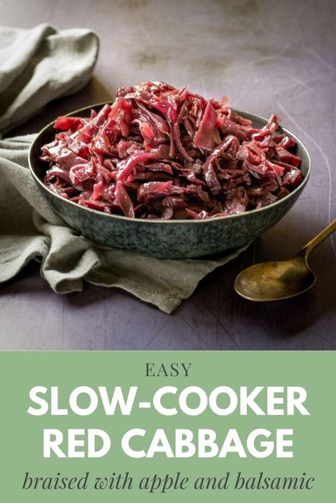 Slow Cooker Red Cabbage, Purple Cabbage Recipes, Cabbage Slow Cooker, Cooked Red Cabbage, Vegan Winter Recipes, Sour Cabbage, Red Cabbage Recipes, Braised Red Cabbage, Vegan Holiday Recipes