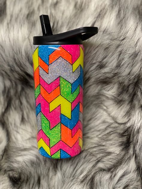 Tangram Tumbler, Epoxy Cups, Glitter Tumblers, Cricut Joy, Resin Diy, Tumbler Cups, Tumbler, Cricut, Neon