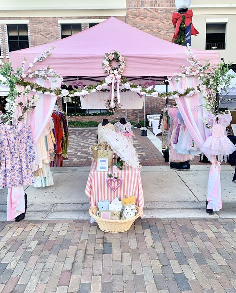 Farmer’s market whimsical pink pop-up shop tent Boutique Pop Up Tent Display Ideas, Pop Up Shop Tent Ideas, Pink Craft Fair Booth, Boutique Setup Ideas Booth Displays, Farmers Market Pop Up, Boutique Tent Display, Pink Vendor Booth, Pink Pop Up Shop, Clothing Pop Up Shop Ideas Indoor