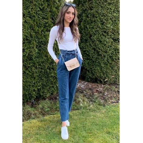 Baggy Paperbag Jeans Outfit, Paper Bag Jeans Outfit, Paperbag Jeans Outfit, Bag Jeans Outfit, Furla Metropolis Mini, Paperbag Jeans, Trending Tops, Paper Bag Jeans, Furla Metropolis