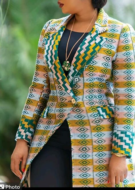 Dope Fashion Outfits, Nigerian Outfits, Gold Decorations, African Print Tops, African Dresses For Kids, Best African Dresses, Short African Dresses, Afrikaanse Mode, African Inspired Clothing