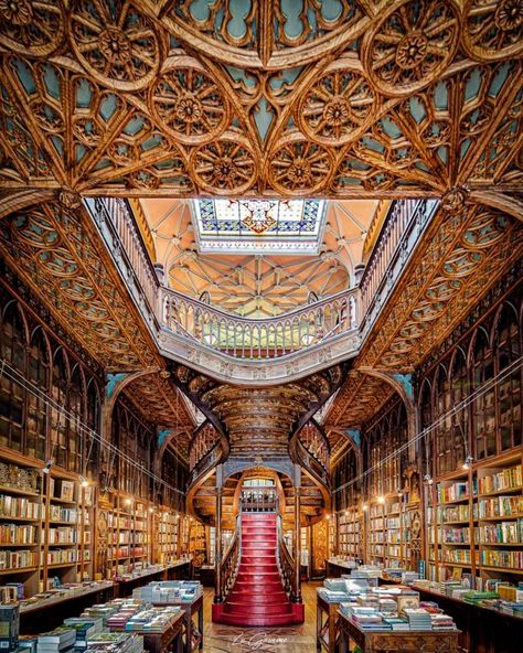 45 Famous Landmarks in Portugal. livraria lello is one of the best portugal monuments Livraria Lello, Portugal Photos, Old Libraries, Dream Library, Beautiful Library, Living Modern, Famous Landmarks, Portugal Travel, Notting Hill