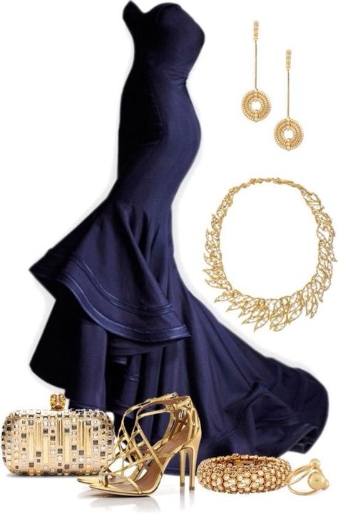 Glimmering Midnight Beauty: Where To Wear It http://thepageantplanet.com/glimmering-midnight-beauty-wear/ Dress Accessories Ideas, Prom Dress Accessories, Chique Outfits, Evening Dress Fashion, Accessories Ideas, Love Is, Gorgeous Gowns, Mermaid Dresses, Looks Style