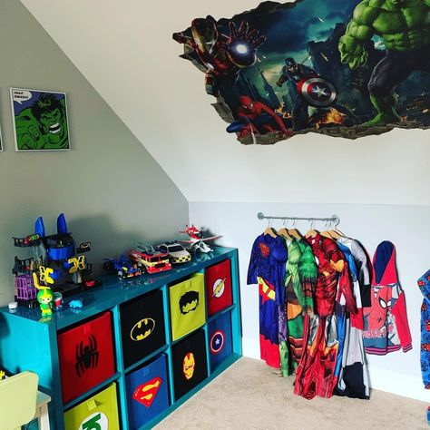 Hulk Bedroom Ideas Boy Rooms, Hulk Bedroom Ideas, Hulk Bedroom, Marvel Boys Room, Marvel Bedroom Decor, Marvel Room Ideas, Lego Themed Bedroom, Hulk Wallpaper, Avengers Bedroom