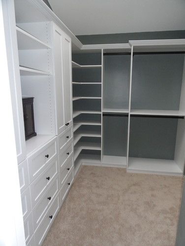 Dressing Room makeover - traditional - closet - new york - by Andrea Gary/Queen of Kerfuffle™ Corner Closet Organizer, White Shelving, Master Closet Design, Master Closet Organization, Corner Closet, Dressing Design, Walking Closet, Big Closets, Closet Layout