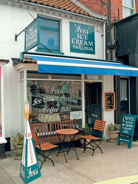 Cozy Ice Cream Shop, Ice Cream Store Interior, Small Town Ice Cream Shop, Ice Cream Shop Exterior Design, Ice Cream Coffee Shop, Old School Ice Cream Shop, Ice Cream Shop Aesthetic Vintage, Ice Cream Parlour Design, Ice Cream Shop Exterior