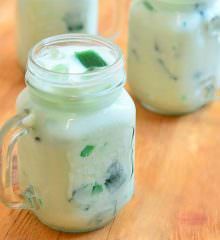 Buko Pandan Drink - kawaling pinoy Pandan Drink, Buko Pandan, Kawaling Pinoy, Pinoy Dessert, Coconut Juice, Filipino Food Dessert, Coconut Jelly, Coconut Dessert, Philippines Food