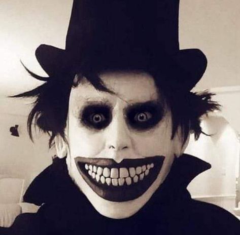 The Babadook, Halloween Make-up Looks, Creepy Masks, Holloween Makeup, Horror Make-up, Mascaras Halloween, Clown Horror, Creepy Halloween Makeup, Creepy Photos