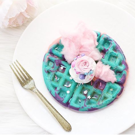 Mermaid Food Recipes, Mermaid Breakfast Party, Mermaid Brunch Food, Mermaid Brunch Party, Mermaid Tablescape, Mermaid Breakfast, Mermaid Brunch, Mermaid Recipes, Mermaid Food