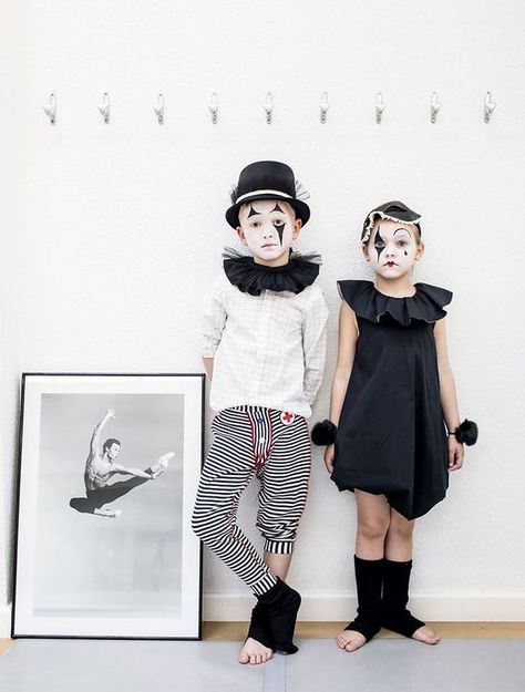 Mime Costume, Purim Costumes, Baby Kostüm, Kids Carnival, Circus Costume, Creepy Clown, Dress Up Costumes, Circus Party, Family Costumes