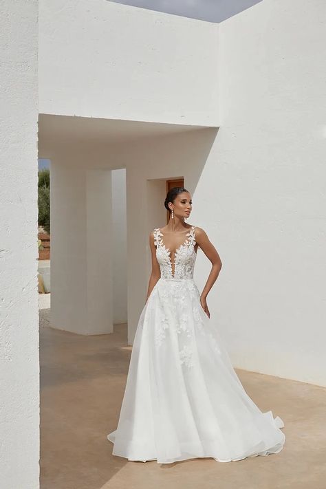 Justin Alexander Dress, Justin Alexander Bridal, Justin Alexander Wedding Dress, Justin Alexander Signature, Wedding Dresses Whimsical, Pink Wedding Dress, Justin Alexander, Tea Length Wedding Dress, Bohemian Wedding Dress