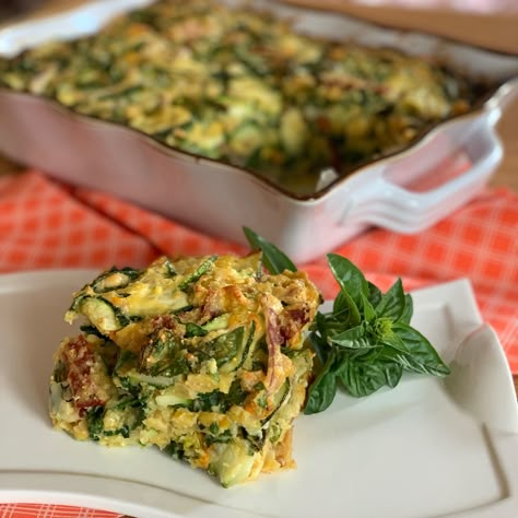 Scarpaccia Zucchini Tart, Fresh Ingredient Recipes, Vegetarian Quiche Recipes, Zucchini Tart, Recipes Meatless, Veggie Side Dish Recipes, Food Italian, Brunch Dishes, Slices Recipes