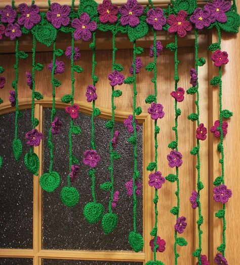 Art Au Crochet, Wool Crafts Diy, Crochet Curtain Pattern, Crochet Placemat Patterns, Leaf Curtains, Crochet Garland, Crochet Leaf Patterns, Confection Au Crochet, Flower Curtain