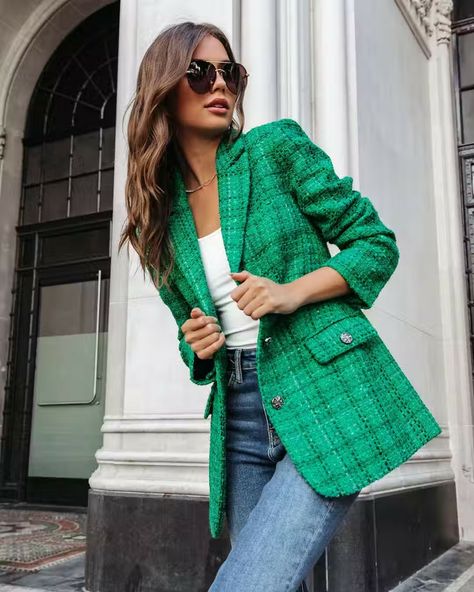 Checked Blazer Outfit, Preppy Christmas Outfit, Blazer Verde, Blazer Tweed, Boss Outfit, Green Tweed, Moda Chic, Checked Blazer, Blazer Outfits