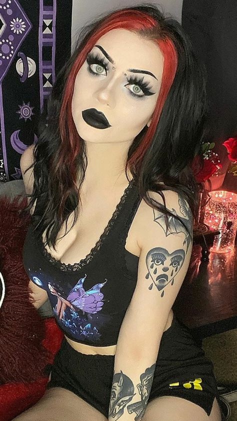 Gothic Models Dark Beauty, Dahlia Witch, Goth Fashion Aesthetic, Gothic Tattoos, Goth Lingerie, Gothic Fashion Women, Goth Model, Gothic Models, Alt Girls