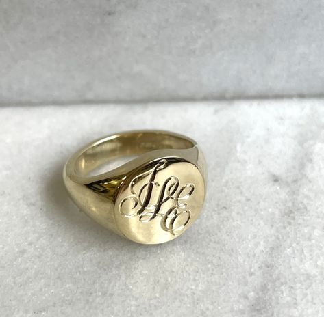 Hand engraved triple initial signet ring 𝓙 𝓛 𝓔 #signetring #signet #engravedring #engraving #bling #pinkyring #jewellery #gold #rings #handengraved #handengravedring #pinkiering #goldrings #jewelry #goldrings Initial Signet Ring, Signet Ring Initials, Rings With Letters, Signet Rings Women Vintage, Signet Wedding Ring, Signet Ring Women, Signet Rings Women, Diamond Signet Ring, Engraved Initials