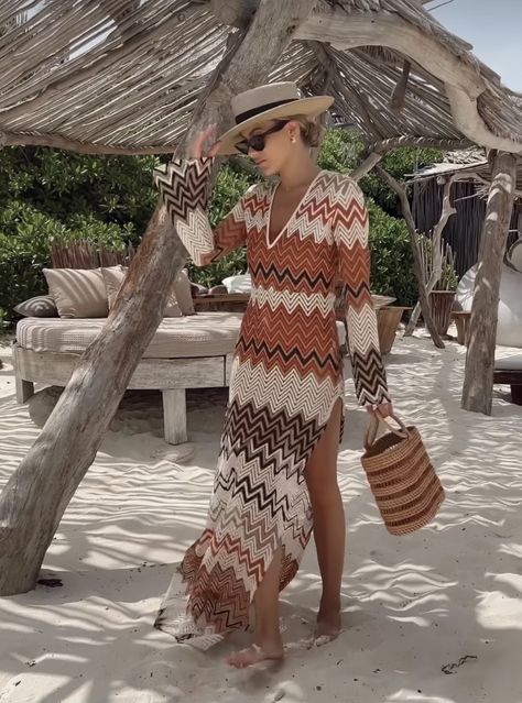 Knitwear Summer, Resort Outfit Ideas, Sea Style, Missoni Mare, Kimono Kaftan, Missoni Dress, Summer Aesthetics, Outfit Ideas 2024, Jersey Dresses