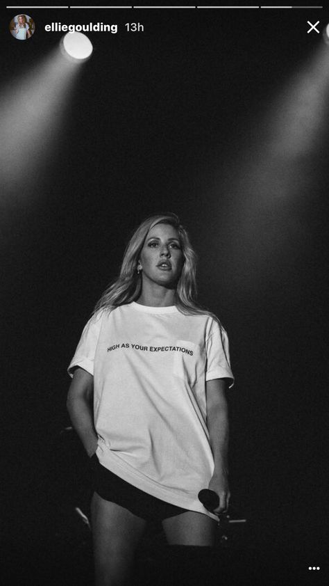 Ellie Goulding Concert, Elle Goulding, Shape Magazine, Concert Fashion, Starry Eyed, Toned Abs, Ellie Goulding, Simple Pictures, Old Shows