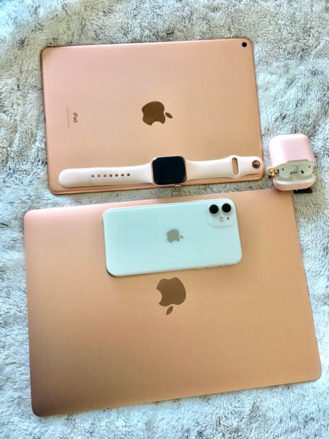 Rose Gold Macbook Aesthetic, Macbook Gold, Rose Gold Macbook, Rose Gold Ipad, Apple Ecosystem, Rose Gold Aesthetic, Ipad Essentials, Iphone Airpods, Apple Iphone Accessories