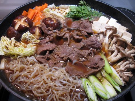 Sukiyaki Recipe, Japanese Dinner, Sliced Meat, Japanese Cooking, Japanese Dishes, On The Menu, Asian Cooking, Asian Dishes, Food Recipe