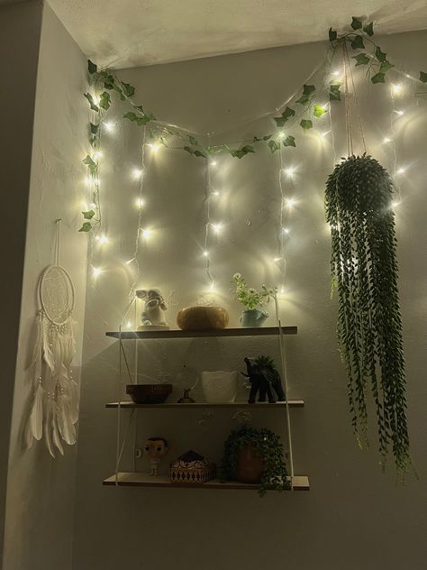 Fairy Lights Dresser, Fake Vines And Fairy Lights Bedroom, Fairy Lights In Bathroom, Fake Veins Room Decor, Fairy Lights Bathroom, Fake Vines Decor Bedroom Ideas, Boho Fairy Lights, Victorian Bedroom Aesthetic, Window Ledge Decor