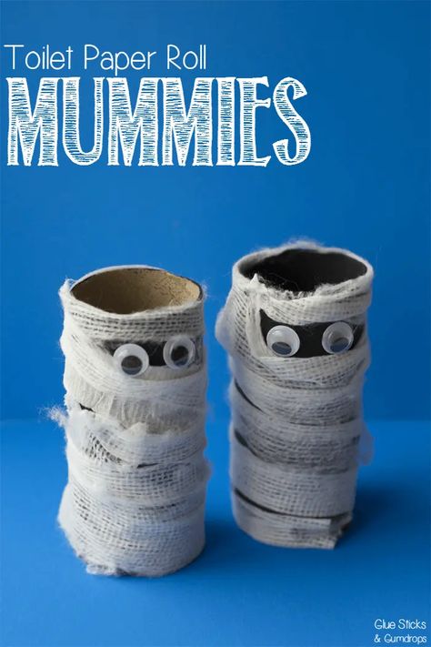 Toilet Paper Roll Mummy Craft for Halloween Halloween Toilet Paper, Halloween Activities For Toddlers, Mummy Crafts, Spooky Halloween Crafts, Spider Crafts, Halloween Crafts For Toddlers, Chat Halloween, Toilet Paper Crafts, Halloween Games For Kids