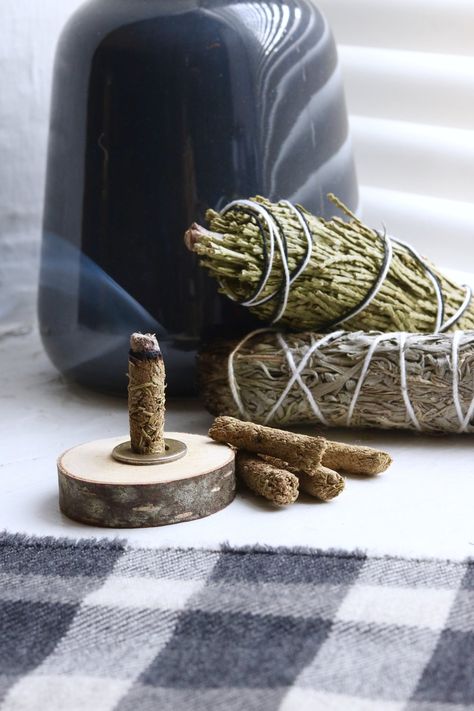 How to Make DIY Winter Incense Logs – Crafty Lumberjacks