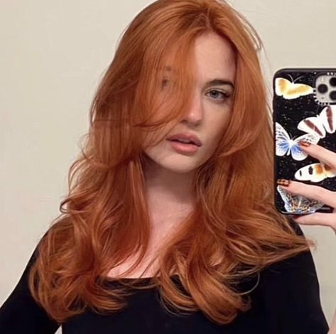 Ginger Hair Aesthetic Girl, Ginger Hair Inspo, Ginger Orange Hair, Orange Hair Girl, Long Ginger Hair, Ginger Woman, Orange Hair Color, Red Orange Hair, Cheveux Oranges