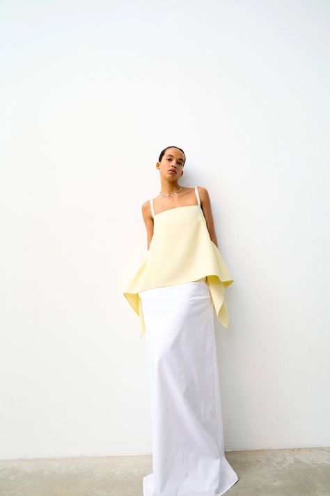 Armarium Resort 2025 Fashion Show | Vogue Purvi Doshi, Casual Office Style, Resort 2025, Resort Fashion, Resort Dresses, Soft Dress, 2025 Fashion, Home Dress, Trends 2024