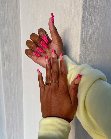 Kiley Jenner Nails, Crocodile Skin Nails, Crocodile Nails, Nails Hot Pink, Nail Tricks, Rings Trendy, Trendy Jewellery, Trendy Rings, Ring Inspiration