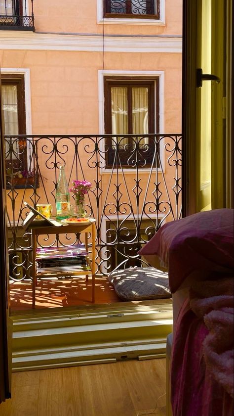 Small Apartment Patio Decorating Ideas, Small Apartment Patio Ideas, Apartment Patio Ideas, Apartment Patio Decorating Ideas, Apartment Patio Decorating, European Apartment, Italian Apartment, Madrid Aesthetic, Madrid Apartment