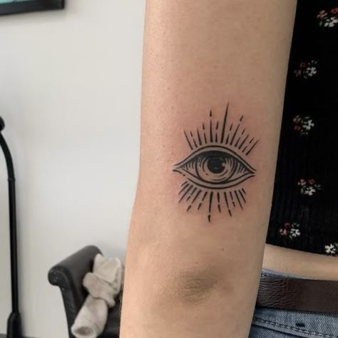 Third Eye Tattoo Ideas, Seeing Eye Tattoo, Ak47 Tattoo, Winter Tattoo, Third Eye Tattoos, All Seeing Eye Tattoo, Eyeball Tattoo, Full Moon Tattoo, Sick Tattoo