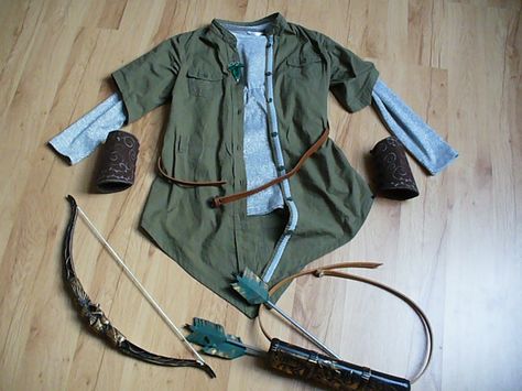 Legolas Costume, Vampire Costume Diy, Easy Diy Costume, Archer Costume, Arrow Costume, Pirate Costume Diy, Military Style Dress, Costume Green, Elf Cosplay