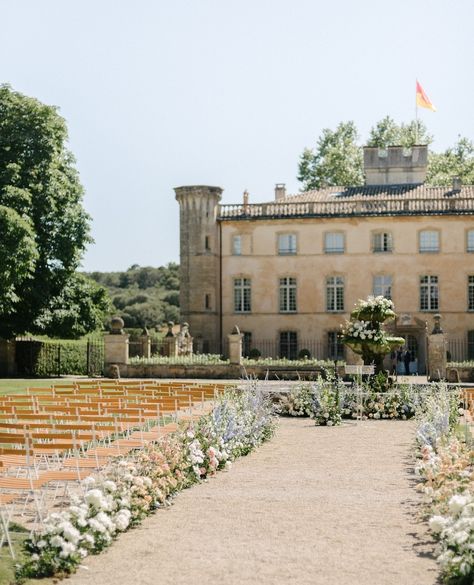 French chateau wedding ceremony backdrop.⁠ A beautiful facade and a fountain, sounds like the most perfect backdrop for a French destination wedding near Aix en Provence ✨⁠ .⁠ Photography @marionhweddings⁠ Florals @lilaswood⁠ .⁠ #weddingceremony #ceremonybackdrop #ceremonydecor #weddinginfrance #frenchchateauwedding #provencewedding⁠ French Chateau Wedding Ceremony, Provence Photography, French Chateau Weddings, Beverly Hills Wedding, French Chateau Wedding, Wedding Alters, Wedding In France, Hills Wedding, Provence Wedding