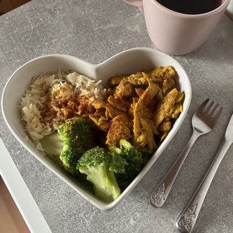 Rice Aesthetic, Rice With Broccoli, Rice With Chicken, Clean Eating Recipes Lunch, Vegan Chicken, Food Meals, Chicken Broccoli, Health Eating, Rice Bowl