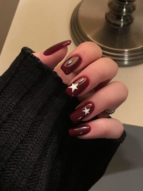 autumn/fall nail inspo Fall Nail Inspo, Kutek Disney, Wine Nails, Maroon Nails, October Nails, Nagel Tips, Casual Nails, Burgundy Nails, Christmas Nails Acrylic