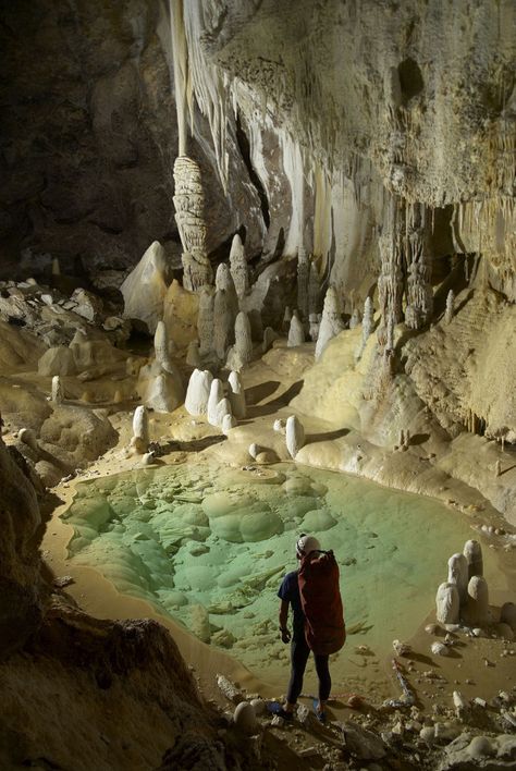 amazing cave Ice Formations, Limestone Caves, Carlsbad Caverns National Park, Magic Places, Carlsbad Caverns, Land Of Enchantment, Lonely Planet, New Mexico, Places To See