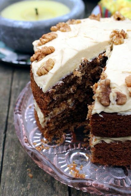 Coffee and Walnut Cake Nigella Lawson Recipes, Coffee And Walnut Cake, Coffee Cake Recipe, Torte Cupcake, Cake Mixture, Walnut Cake, Nigella Lawson, Coffee Cake Recipes, Savoury Cake