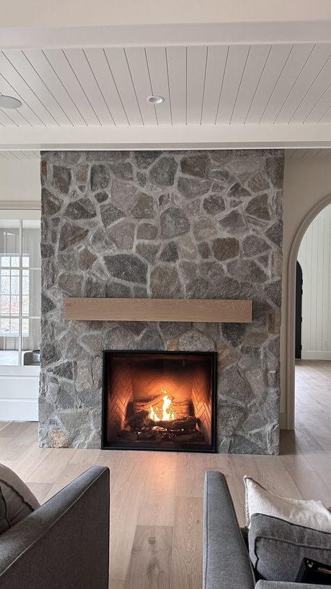 Pangaea® Natural Stone - Fieldstone, Sierra Ridge Pebble Stone Fireplace, Fireplace Rock Wall, Mantle For Stone Fireplace, Brown Stone Fireplace, Overgrouted Stone Fireplace, Dark Stone Fireplace, Fireplace Finishes, 1970s House Renovation, Stone Fireplace Mantle